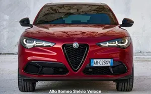 Alfa Romeo Stelvio image 2