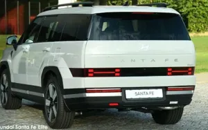 Hyundai Santa Fe image 3