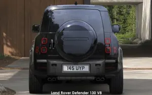 Land Rover Defender image 3