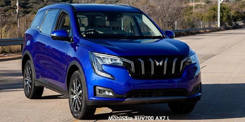 Mahindra XUV700 XUV 700 2.0 Ax7 A/T (7 Seater)