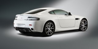 ASTON MARTIN VANTAGE image 1