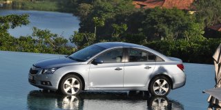 CHEVROLET CRUZE SEDAN image 1