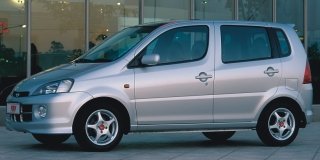 DAIHATSU YRV 1.3
