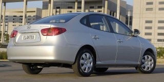 HYUNDAI ELANTRA 1.6 GLS AT