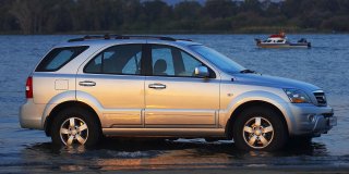 KIA SORENTO 2.5 CRDI 4x2 AT