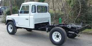 LAND ROVER DEFENDER image 1
