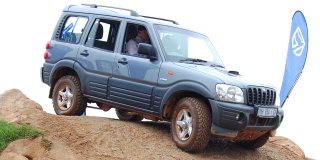 MAHINDRA SCORPIO 2.2 CRDE Mhawk 4x2 VLX C/C 8st AT