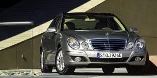 MERCEDES E-CLASS SEDAN image 1