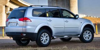 MITSUBISHI PAJERO image 1