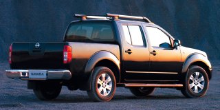 NISSAN NAVARA 4.0i V6 4x2 D/cab AT