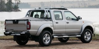 NISSAN HARDBODY NP300 2.4 HI-Rider D/cab 4x4 June 2013