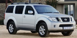 NISSAN PATHFINDER 3.0 DCI V6 4x4 LE Tiptronic October 2010
