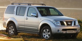 NISSAN PATHFINDER 4.0 V6 4x4 Tiptronic