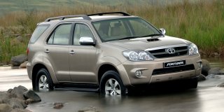 TOYOTA FORTUNER image 1