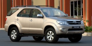 TOYOTA FORTUNER image 1