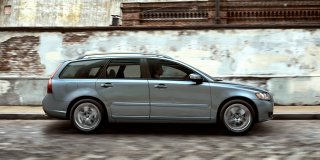 VOLVO V50 image 1