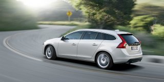 VOLVO V60 image 1