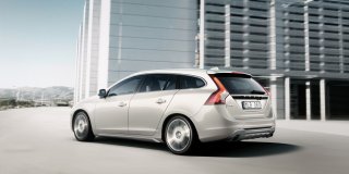 VOLVO V60 image 1